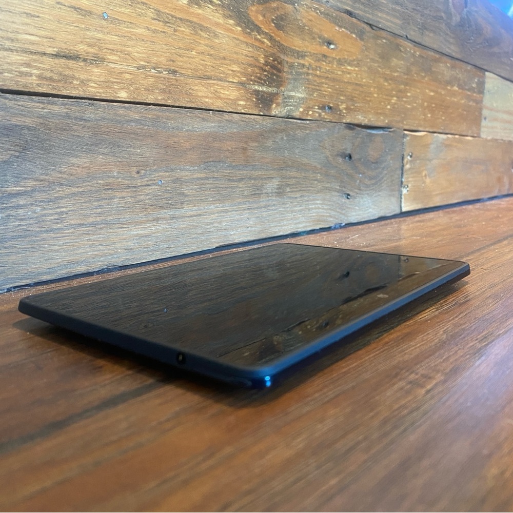 Amazon Kindle Fire 3rd Generation Tablet - Picture 3 of 4